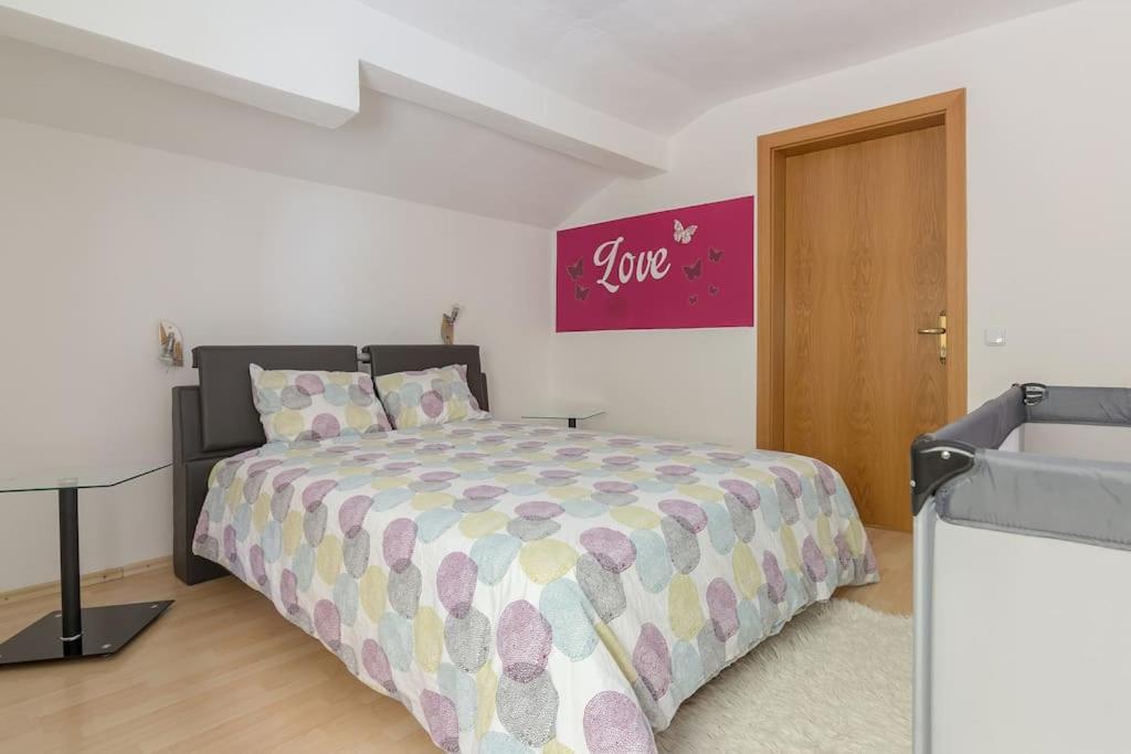 Lovely Spacious 3Room Loft Under Roof-100M2-Touristarea Rauth Kültér fotó